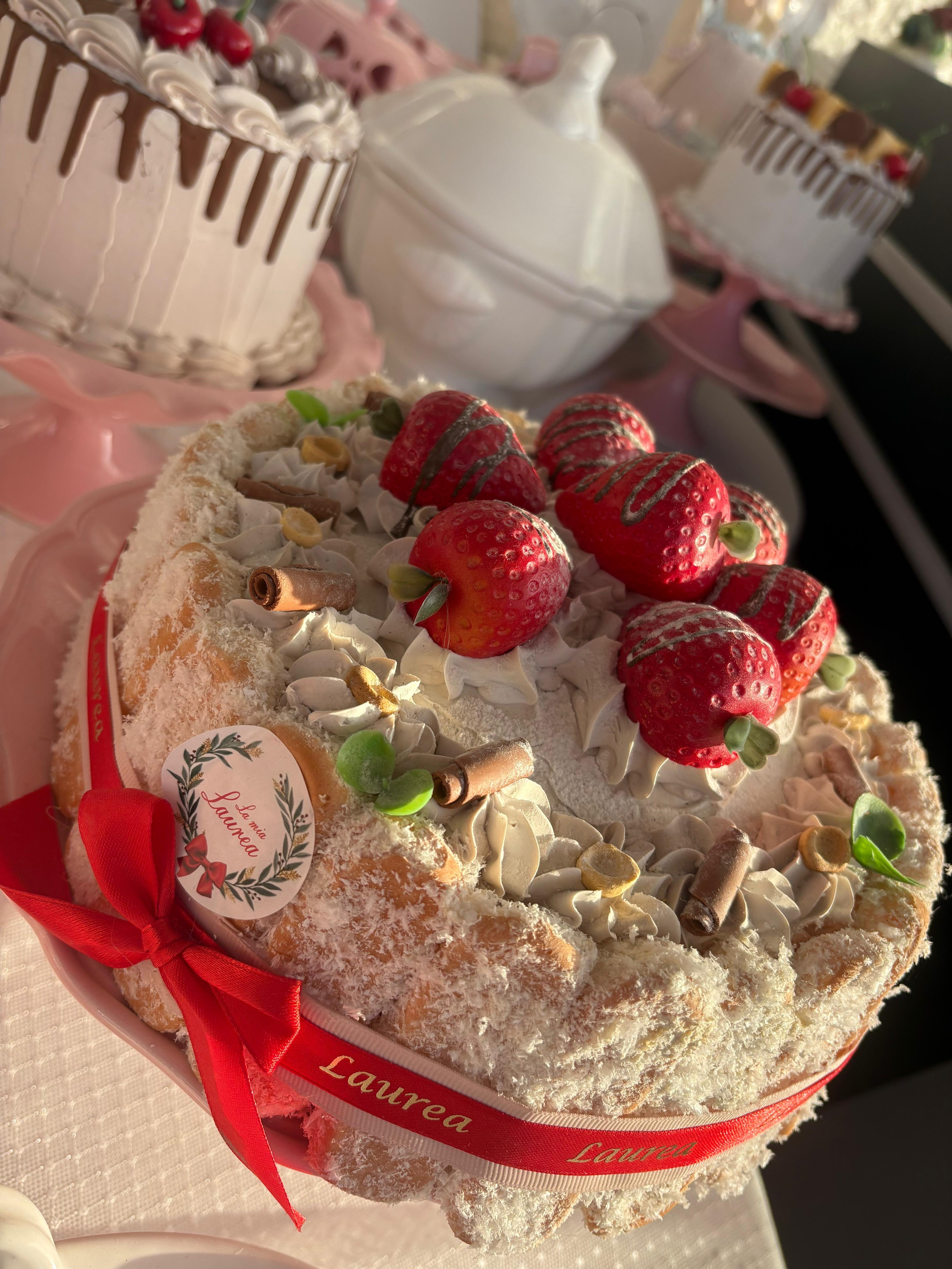 Torta finta disponibile