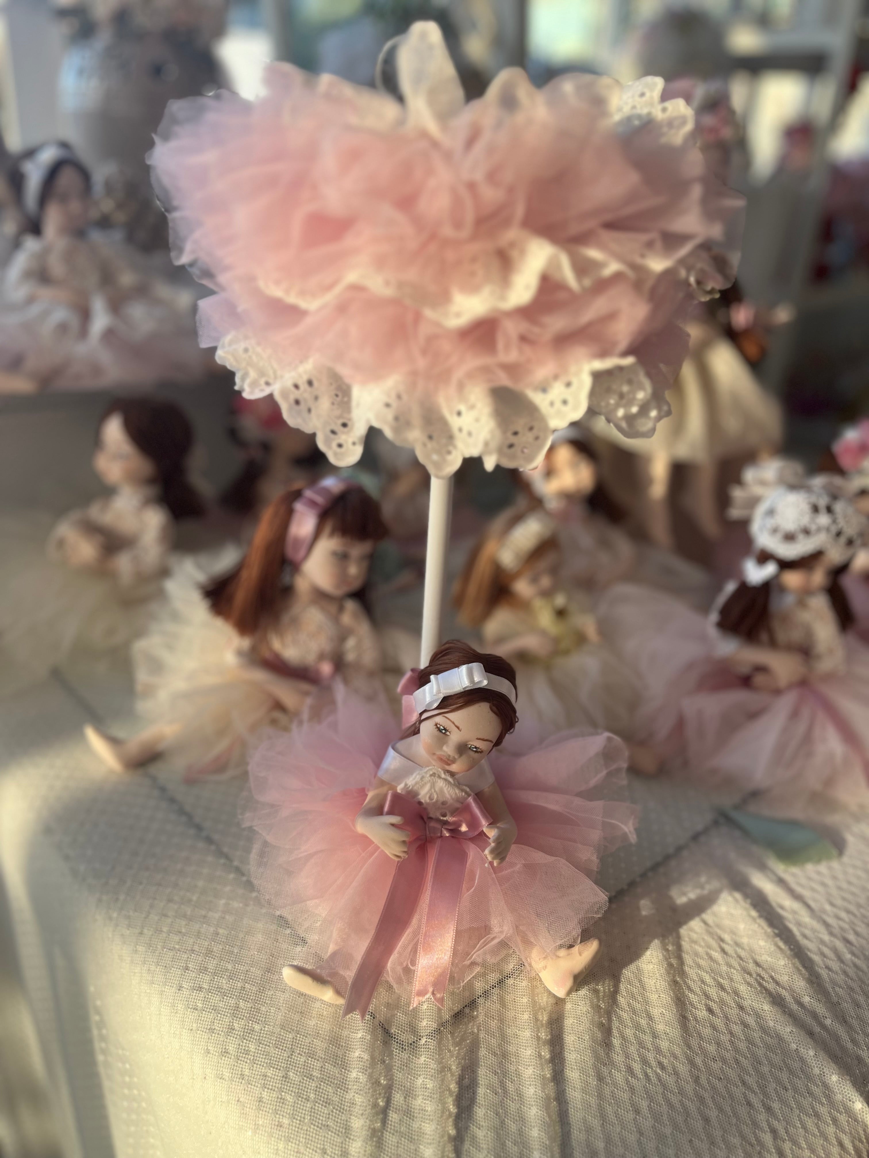 Lume touch con bambola di ceramica