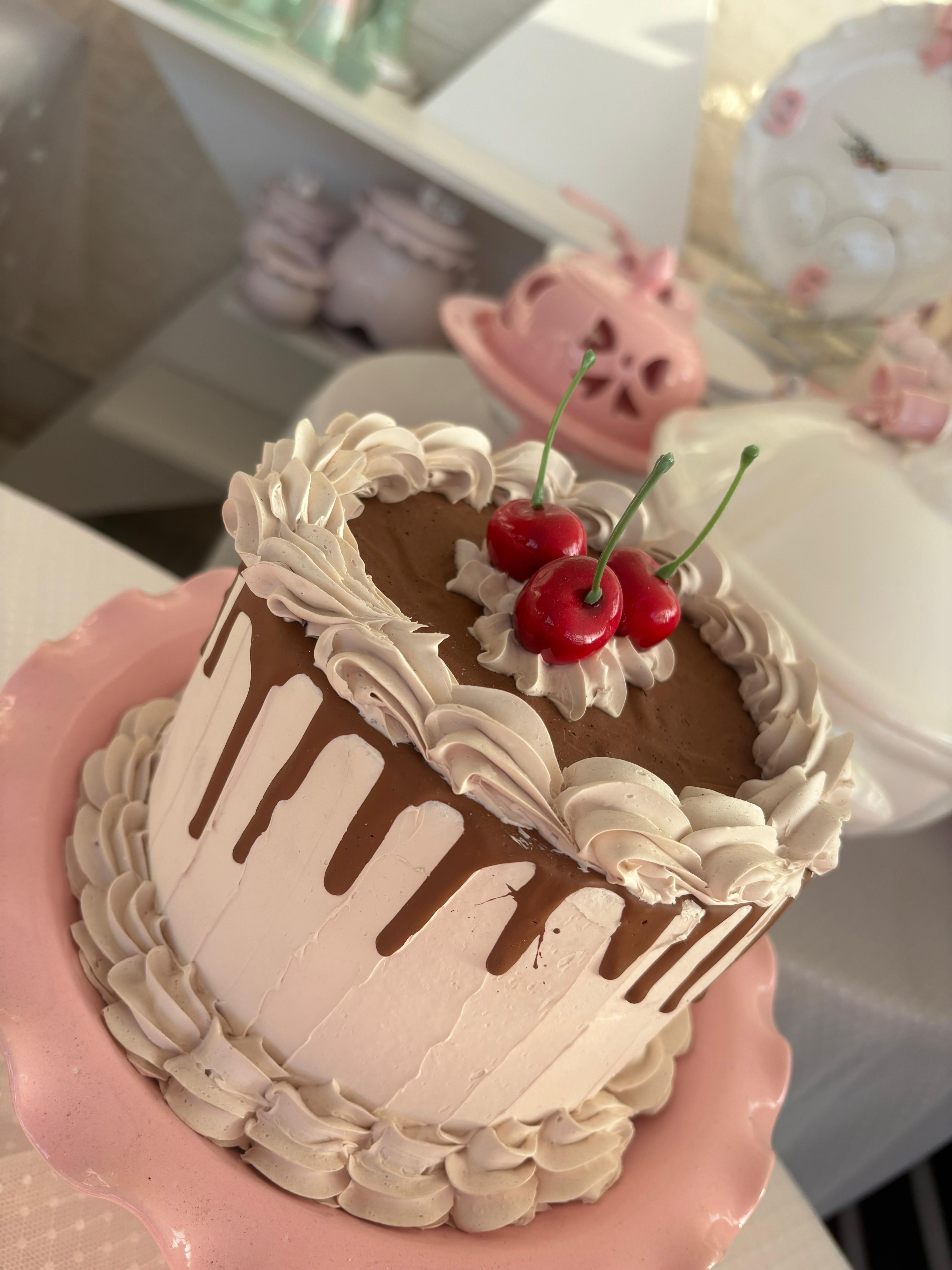 Torta finta disponibile