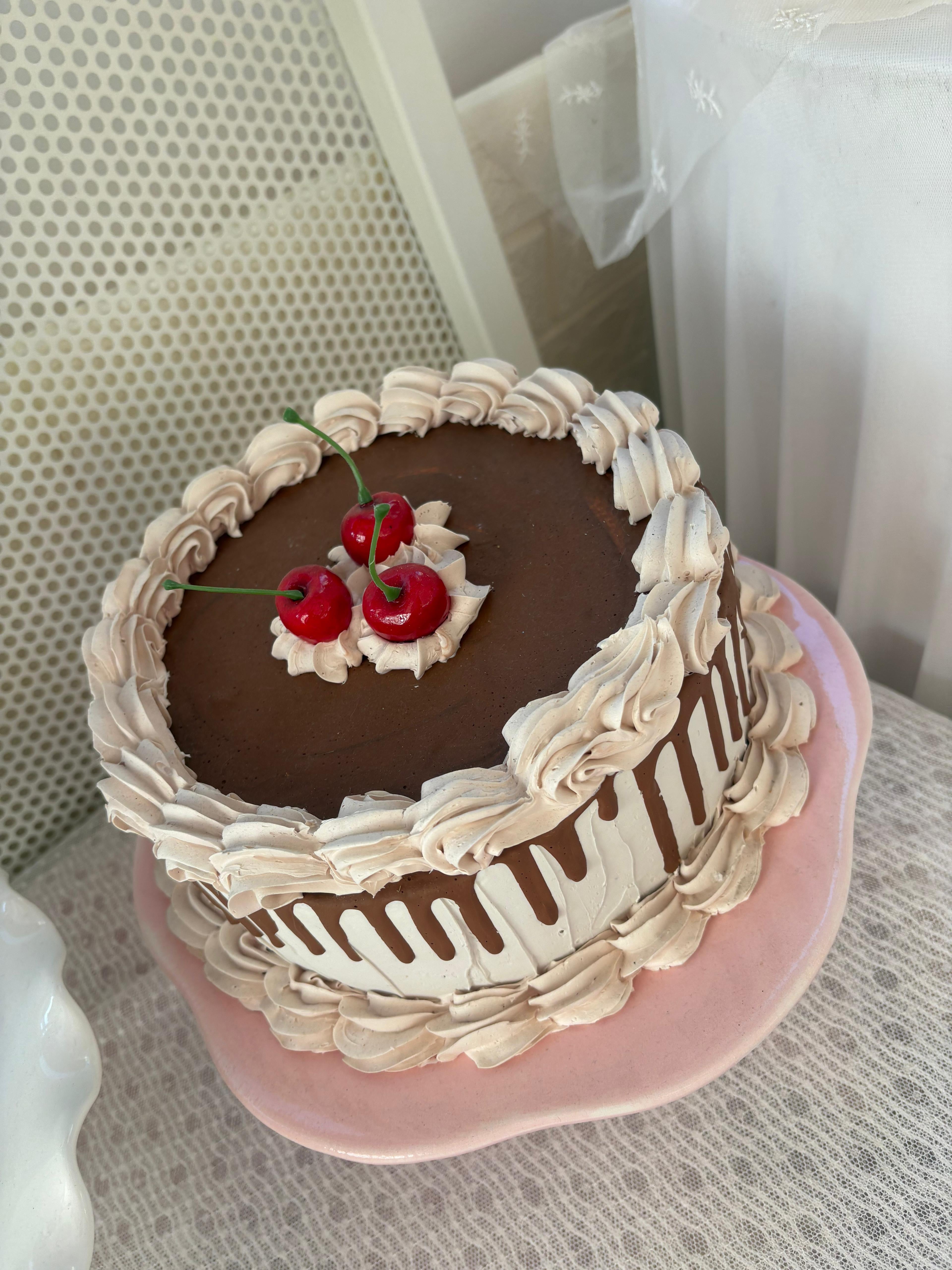 Torta finta disponibile